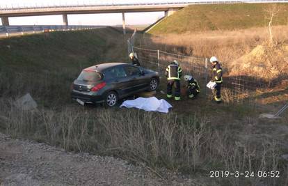 Tragedija kod Osijeka: Pokušao zaustaviti svoj auto pa poginuo