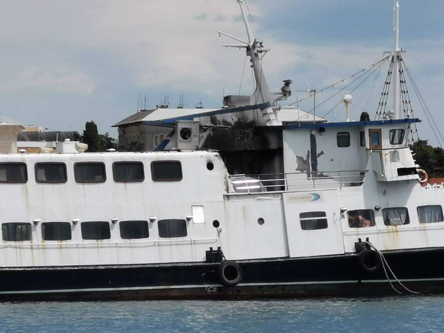 Buknuo požar na brodu u Zadru: 'Svuda se širio crni gusti dom'