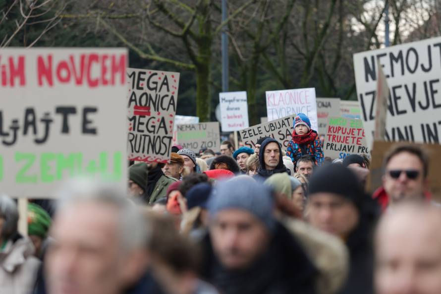 Zagreb: Prosvjed protiv kompleksa industrijskih megafarmi i klaonica peradi u Sisačko-moslavačkoj županiji