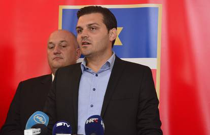 'Romić nastavlja Jakovinine reforme, želi opljačkati selo'