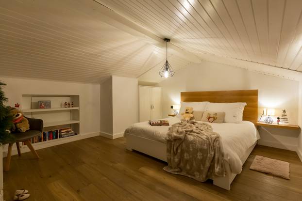 Ova istarska ljepotica među 1000 maslina ima pogled na jezero koji obara s nogu