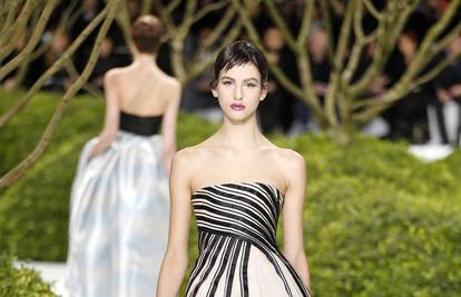 Dior je oduševio ženstvenom linijom na Tjednu visoke mode
