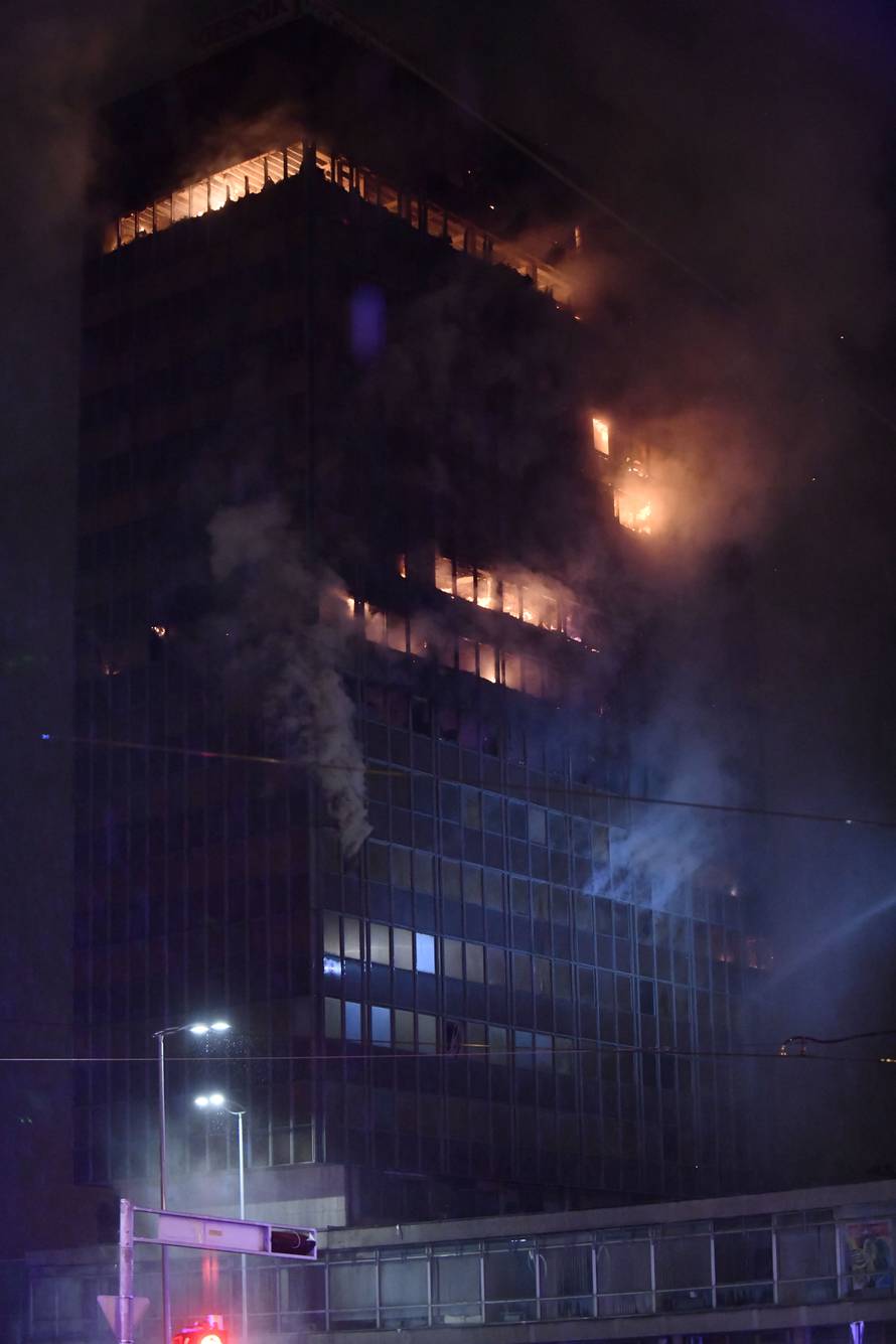 Zagreb: Pozar u Vjesnikovom neboderu