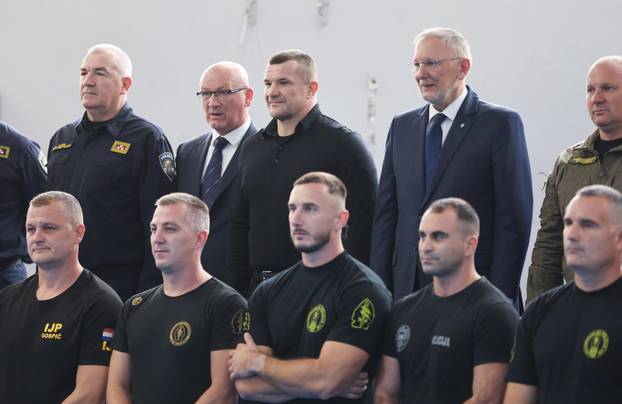 Zagreb: Ogledni trening Mirka Filipovića s pripadnicima specijalne i interventne policije