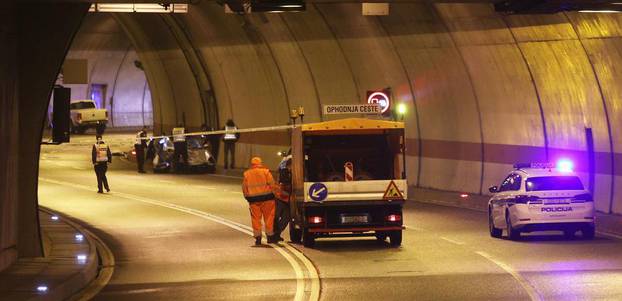 Rijeka: Teška prometna nesreća u tunelu Pećine