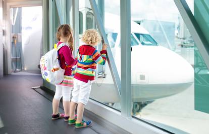 Top savjeti kako da let avionom s malom djecom prođe ugodno