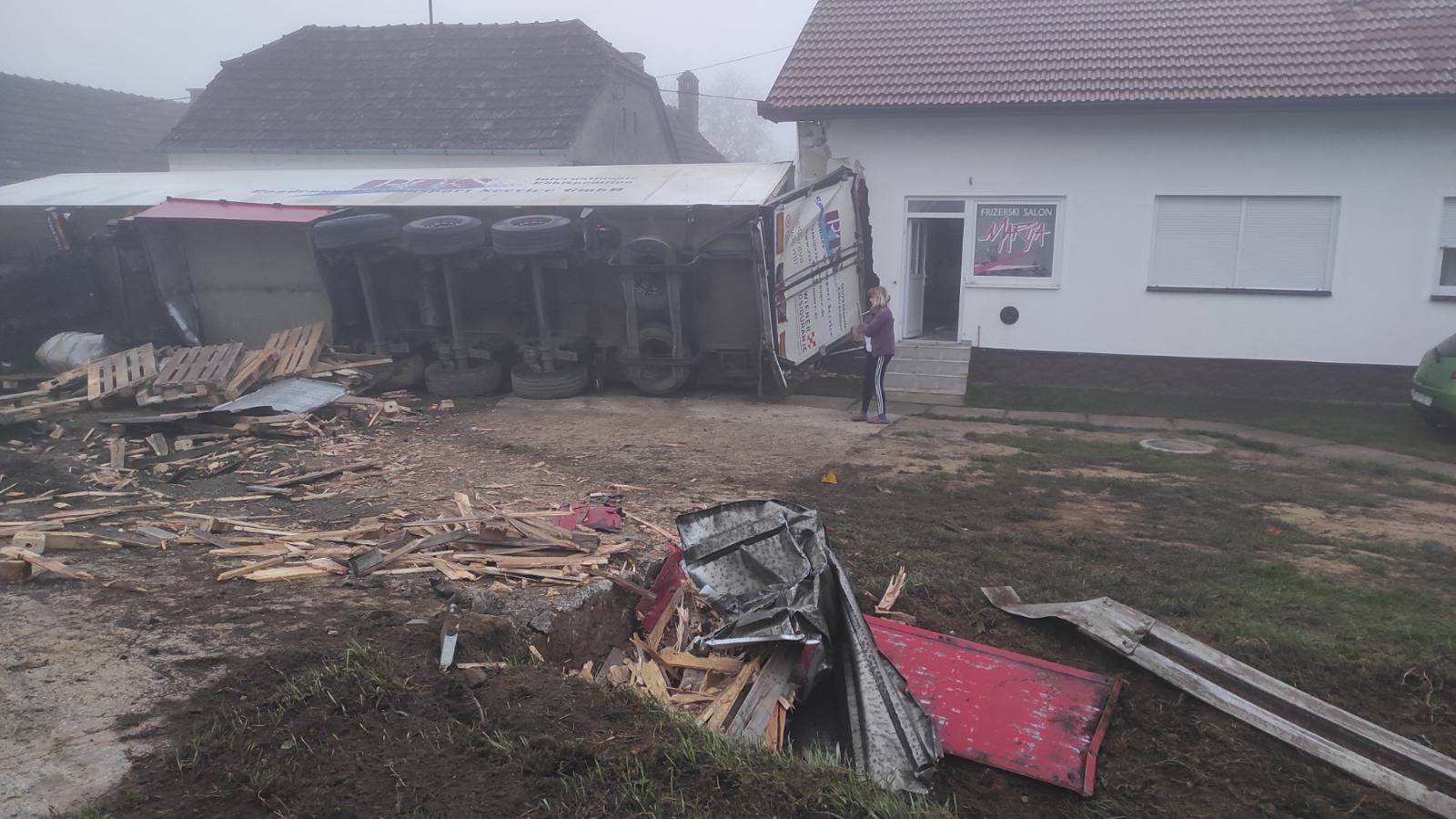 Uživo iz Črnkovaca: 'Da je baka bila unutra kad je kamion uletio u kuću, srce bi joj otkazalo!'