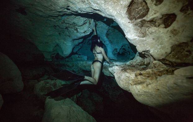 FOTO Zovu je najzgodnijom i najhrabrijom znanstvenicom: 'Ne bojim se krokodila ni zmija'