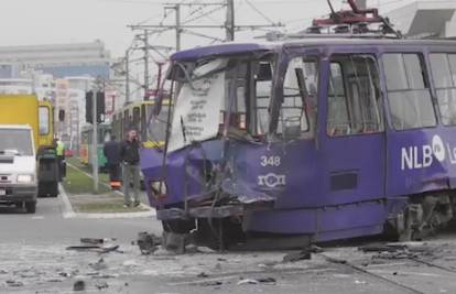 Teška nesreća: Kamion naletio na dva tramvaja, 20 ozlijeđenih 