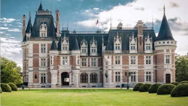 FOTO Dvorci diljem svijeta na prodaju! Neki imaju 200 soba, tamnice, jezera, šume i potoke