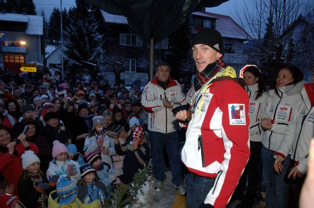 ARHIVA - 2009. Mrkopalj: Do?ek Jakova Faka, bron?anog biatlonca