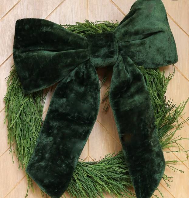 FOTO Svi već imaju divovske božićne mašne, a vi? Inspirirajte se za izradu vlastitog ukrasa