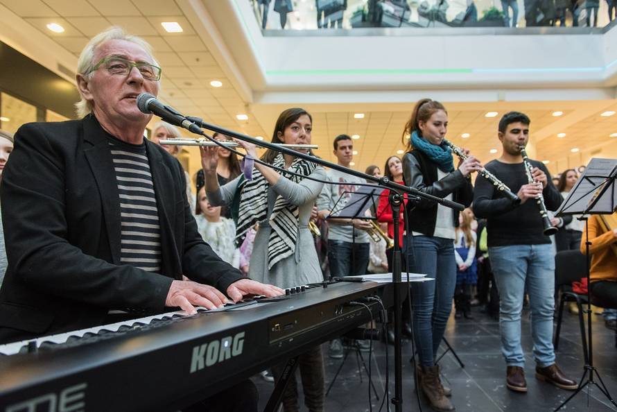 Fanovi iznenadili Olivera Dragojevića u City Centeru one