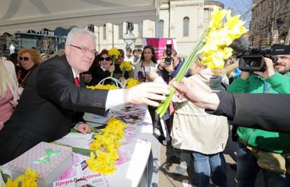 Ivo Josipović se iz gubitnika nastoji pretvoriti u spasitelja
