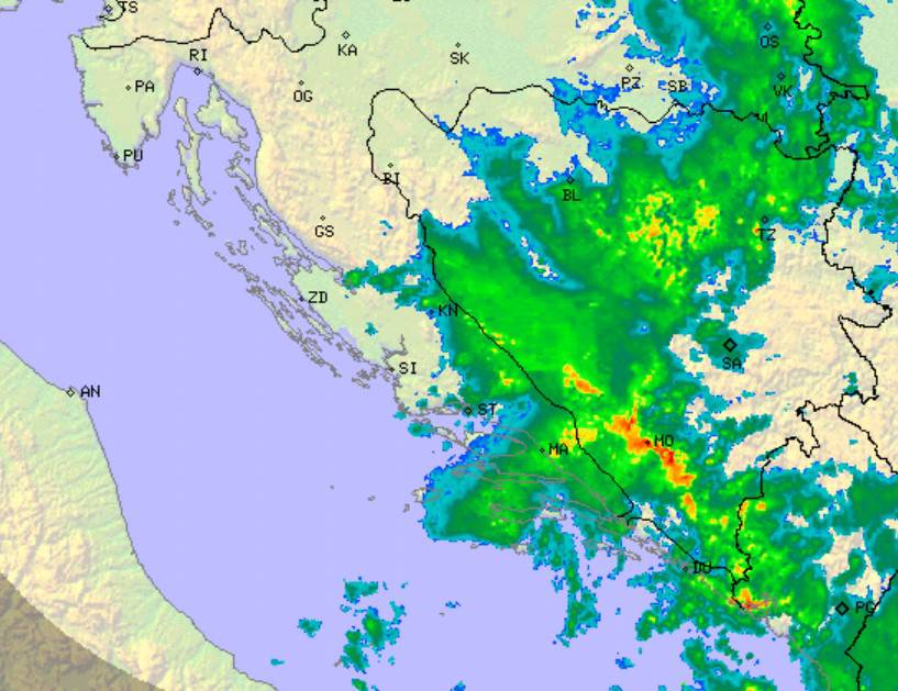 Nevrijeme poharalo Dalmaciju: 'Od grmljavine je nebo porozilo'