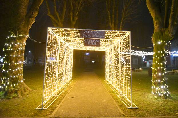 Grubišno Polje: Središte grada zabljesnulo u Adventskom ruhu