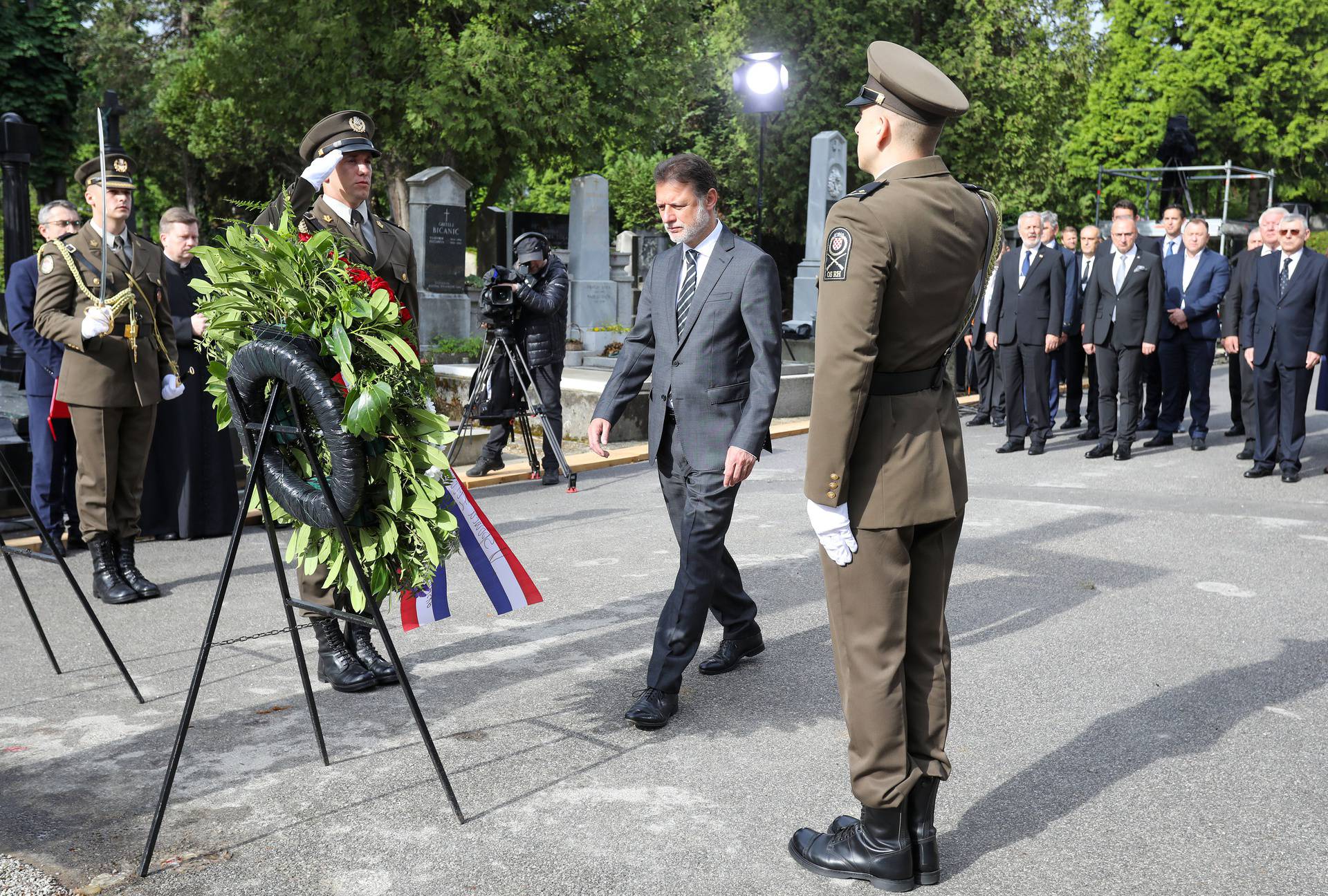 Zagreb: Polaganje vijenaca na Mirogoju povodom 77. obljetnice Bleiburga