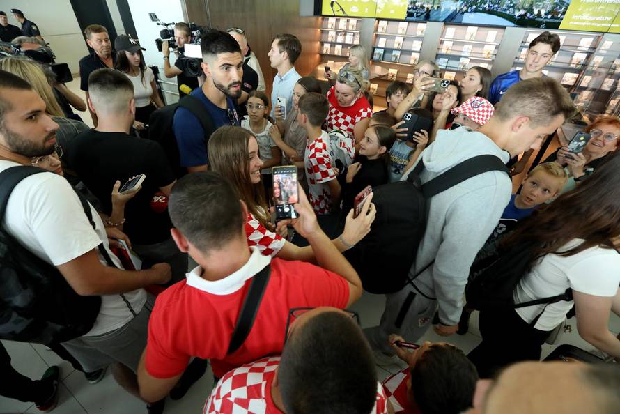 Nogometni reprezentativci vratili se u Hrvatsku