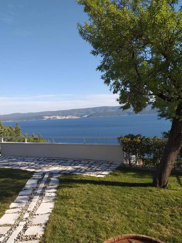 FOTO Ovo je Budimirova vila Pokora: Na ilegalnom katu su biljar i terasa, bazen će rušiti...