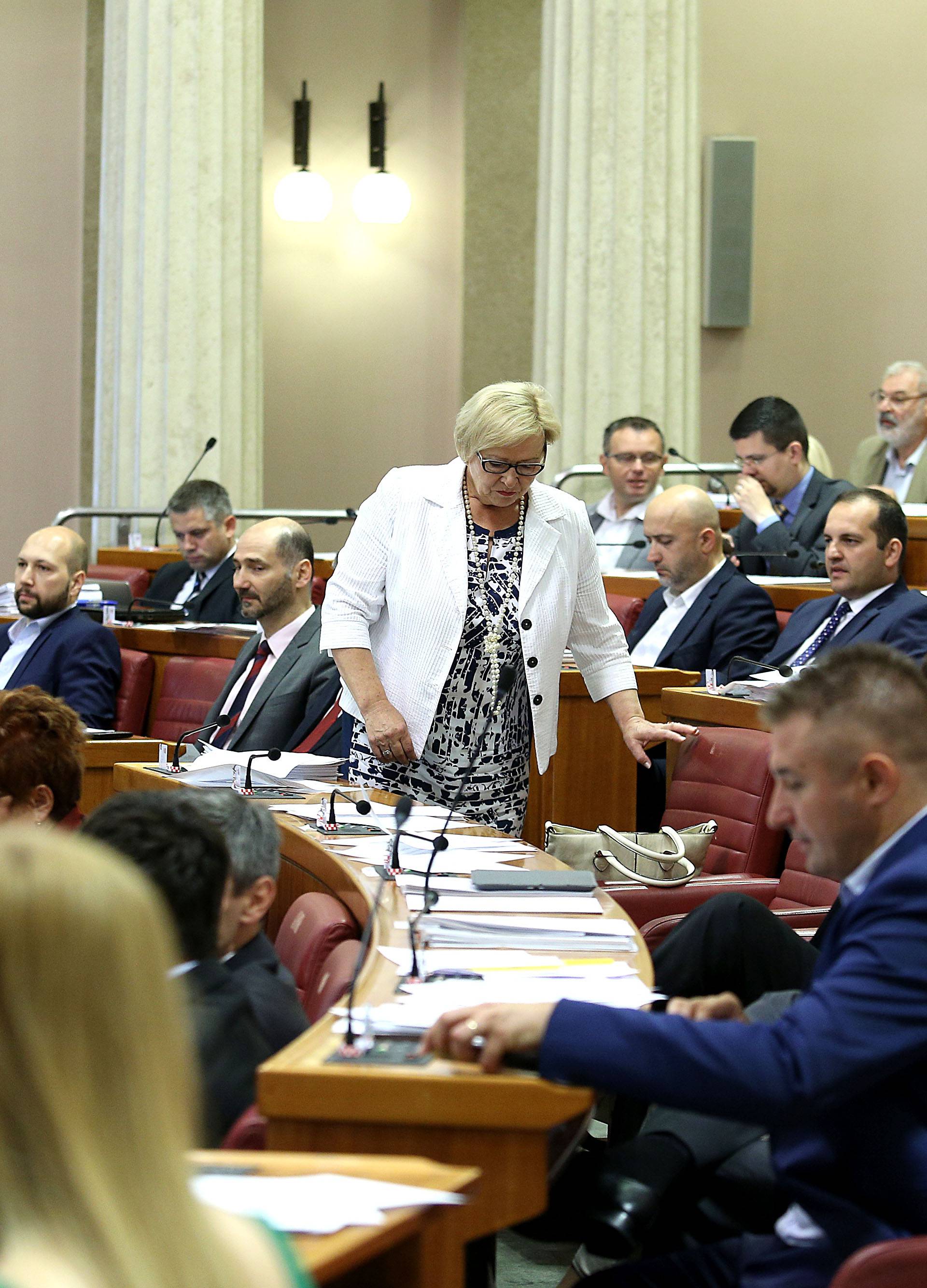 Pala Vlada: Oreškoviću sa 125 glasova izglasali nepovjerenje