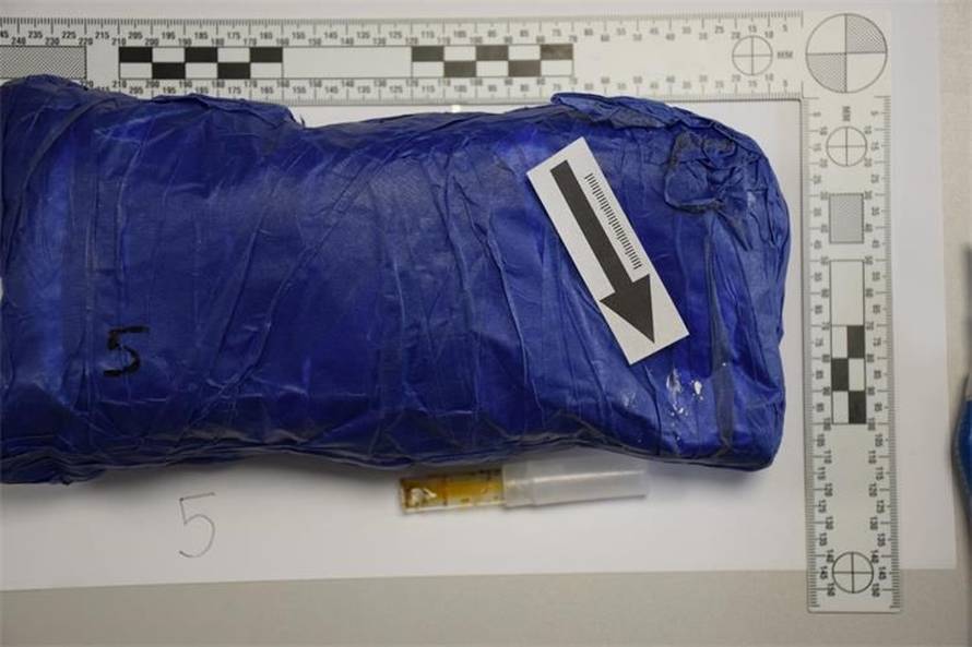 FOTO Skrivali preko 2 kilograma droge u autu, s njima bila i djeca. Muškarca su uhitili...