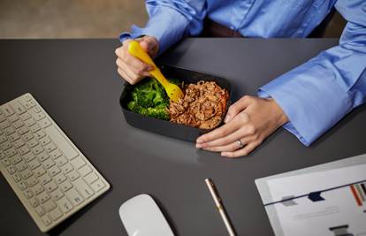 Nosite skuhani ručak na posao, tako se može značajno uštedjeti