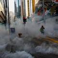 Novi sukobi u Hong Kongu: Na prosvjednike ispalili suzavac