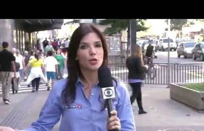 Novinarku brazilske televizije u programu uživo poljubio Hrvat