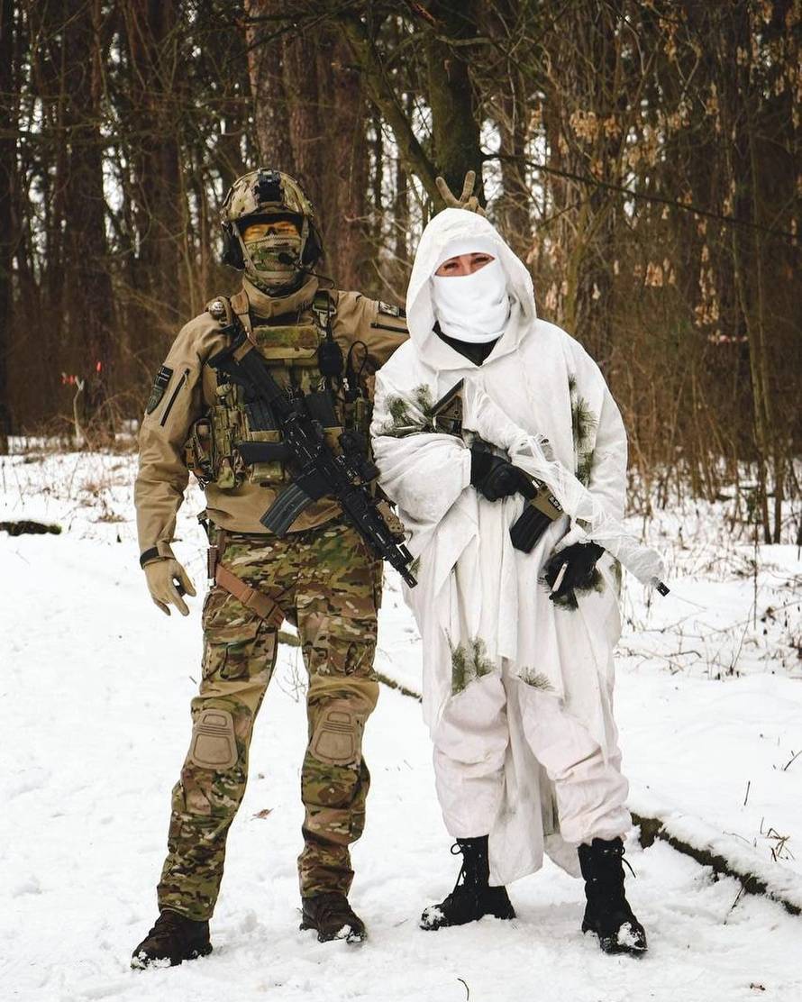 Bivša Miss Ukrajine trenira s oružjem: Skinimo sve znakove i pošaljimo Ruse ravno u pakao!