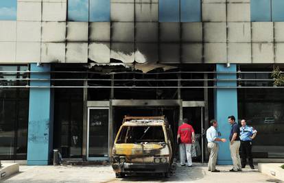 Naoružani razbojnici u Ateni su napali zgradu Microsofta