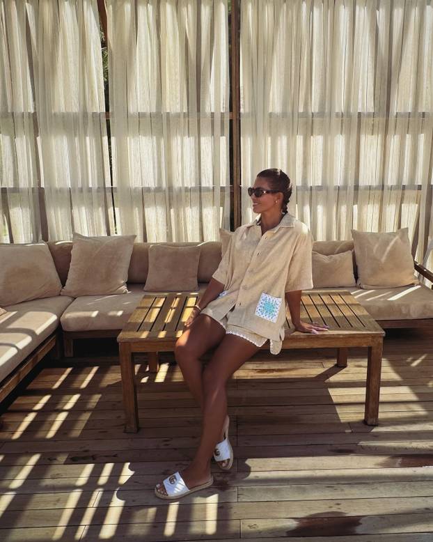 FOTO 'Kraljica sponzoruša' fotkala se potpuno gola: 'Ti si majka, razmisli o svojoj obitelji'