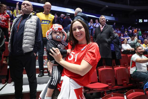 Malmo: Navijači na tribinama prije utakmice Hrvatske protiv Slovenije u drugom krugu EHF Europskog prvenstva