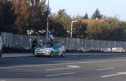 Policija je zaustavila automobil s kamerama za Street View