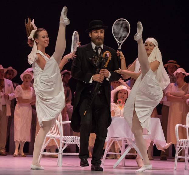 FOTO 'Mala Floramye' slavi 99. rođendan! Pogledajte kako se postava mijenjala kroz godine