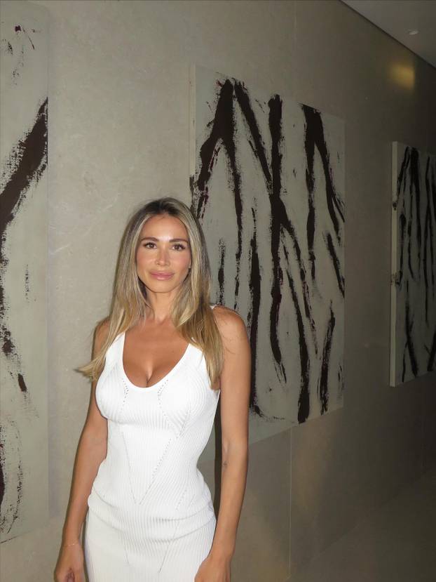 FOTO Trudna Diletta ponosno pokazuje trbuh, ali i ne samo njega: Natuknula je i spol bebe?