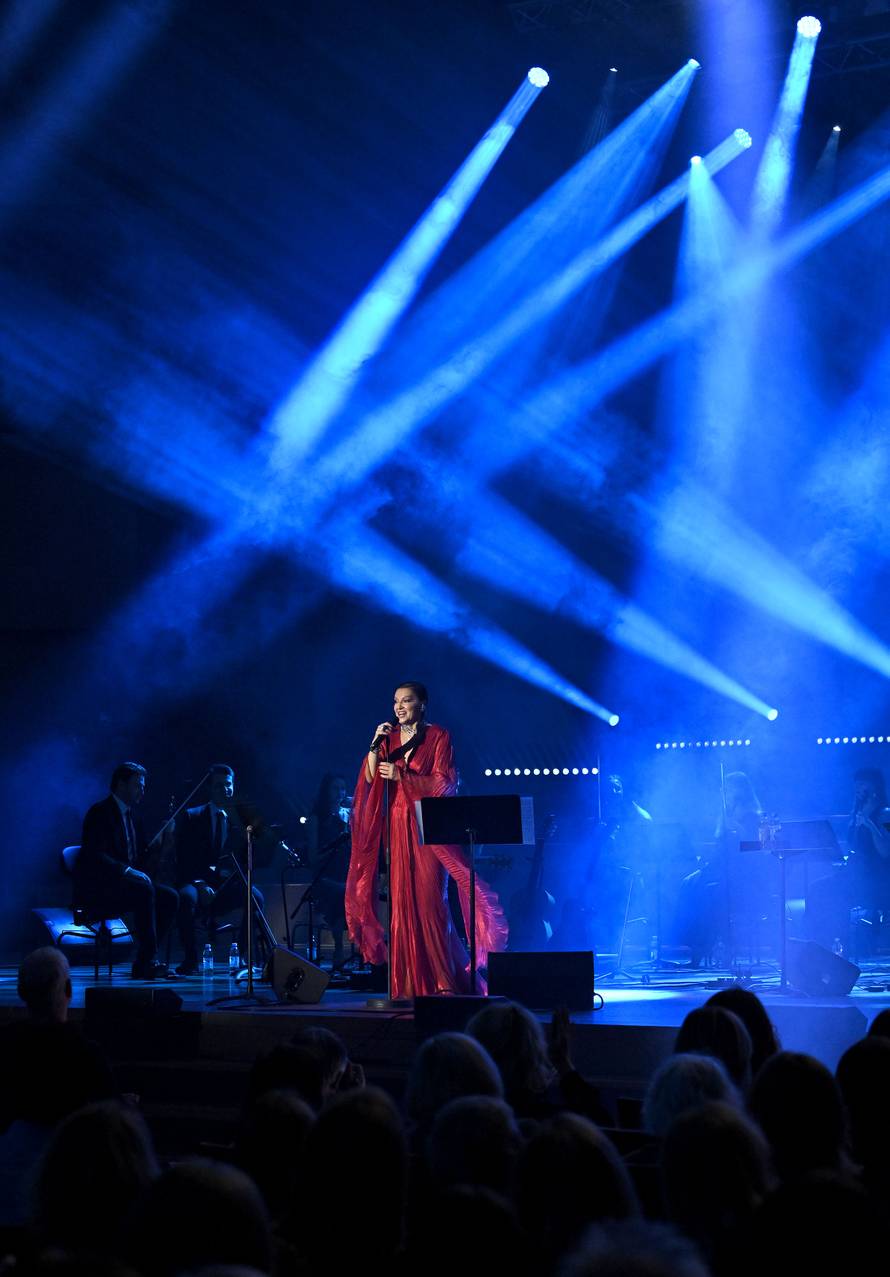 Zagreb: Nina Badrić održala koncert u Lisinskom