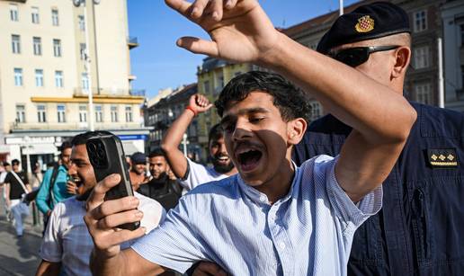 FOTO Kakva euforija u Zagrebu! Indijci mahali svom premijeru dok je pio kavu s Plenkovi&cacute;em