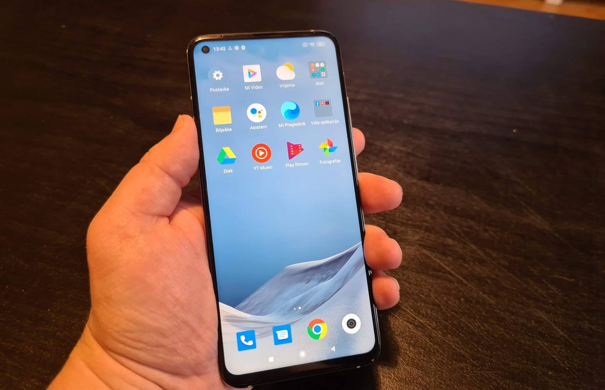 Pro, ali za cijenu srednje klase: Isprobali smo Xiaomi Mi 10T Pro