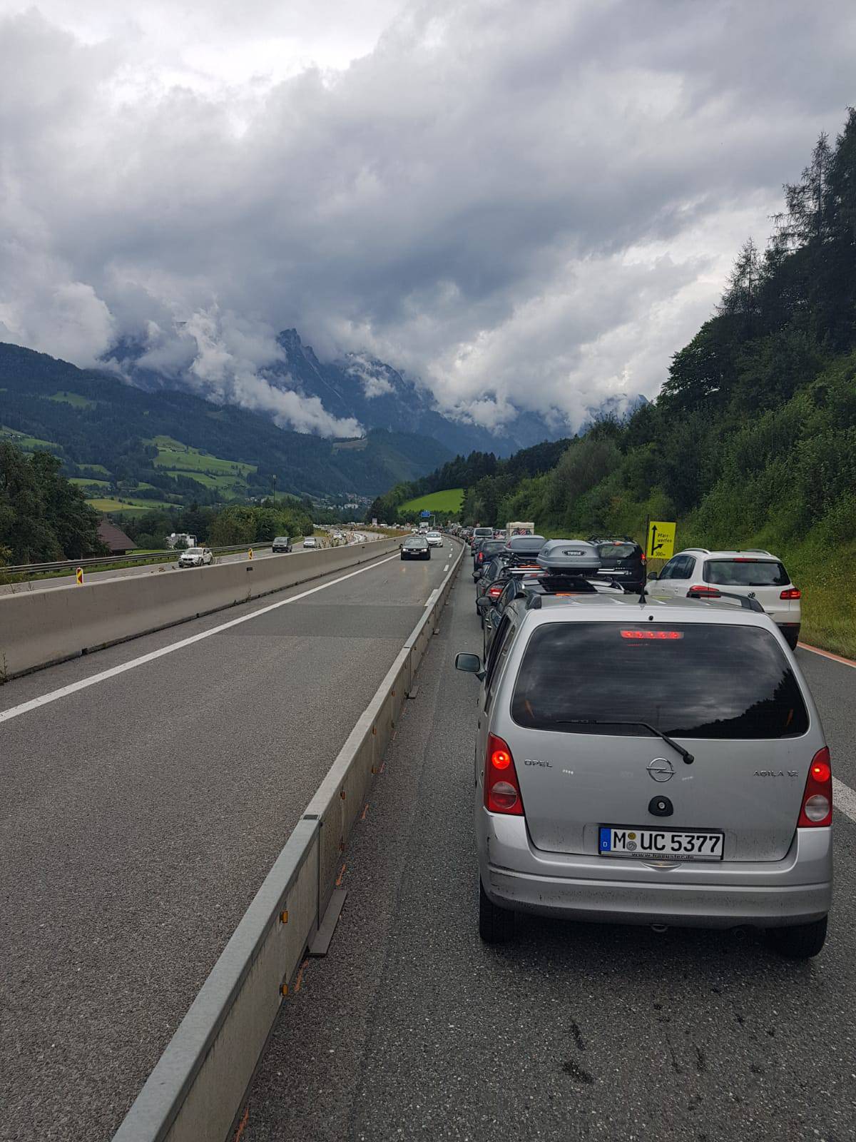 Veleposlanik o kilometarskim gužvama u Austriji: Poslat ćemo im notu, ako  bude potrebno