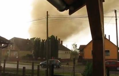 Tornado u Mađarskoj potrgao krovove, ozlijeđeno dvoje ljudi