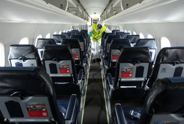 Zagreb: Dezinfekcija aviona Croatia airlinesa zbog koronavirusa
