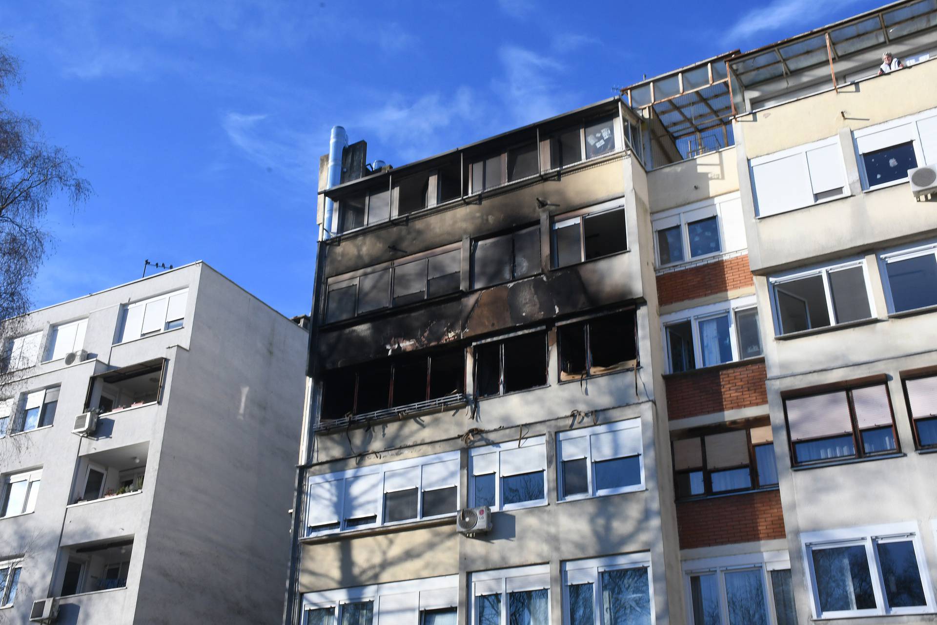 Sisak: Jutro nakon velikog požara koji je izbio u stambenoj zgradi