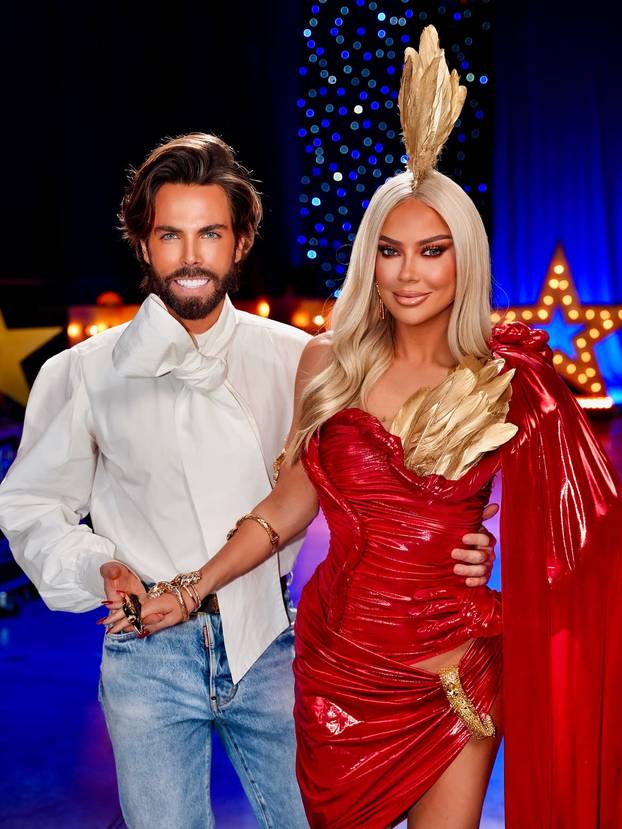 FOTO Poput božice! Maja je u 'Supertalentu' nosila crvenu pripijenu haljinu i perje na glavi