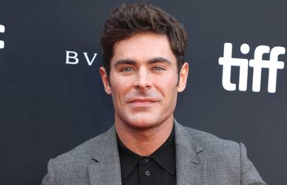 Zac Efron dobio je zvijezdu na Stazi slavnih, u svom govoru je odao počast Matthewu Perryju