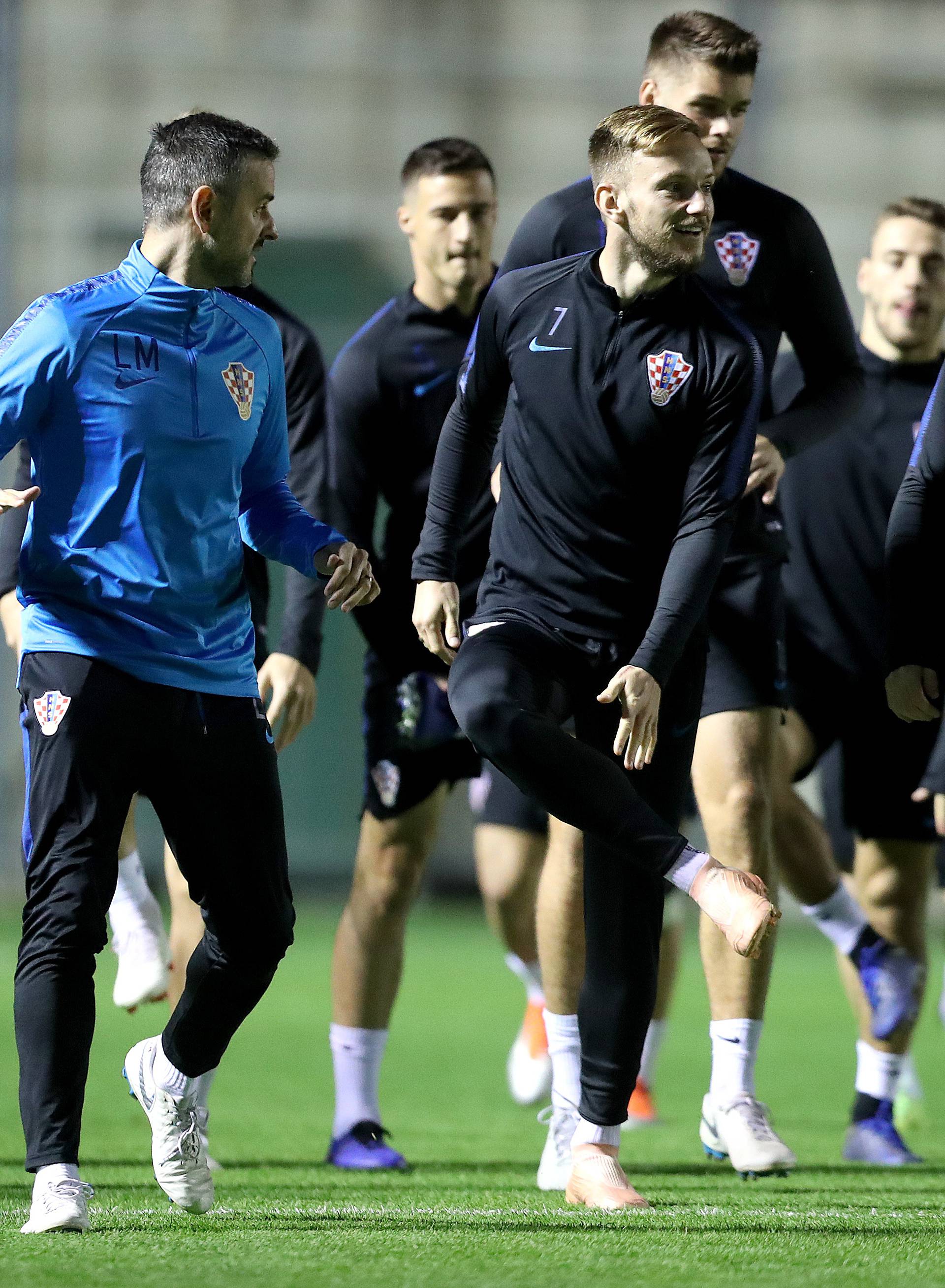 Pivarić samo trčao, Vatreni se družili s djecom s poteškoćama