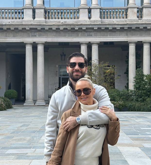 FOTO Maja Šuput i Emil Tedeschi mlađi otputovali su u Italiju! Na tanjuru ju je dočekao 'prsten'