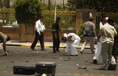 Bombaš samoubojica ubio je najmanje 63 vojnika u Jemenu