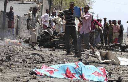 U eksploziji kamiona bombe u Somaliji najmanje 65 poginulih