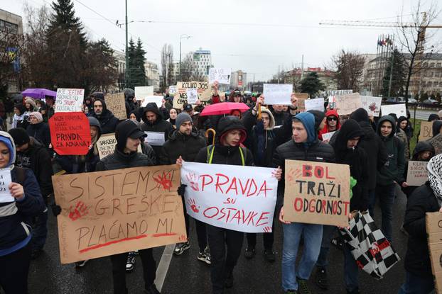Sarajevo: Treći dan prosvjeda nakon teške tramvajske nesreće, prosvjednici blokirali promet kod SCC-a