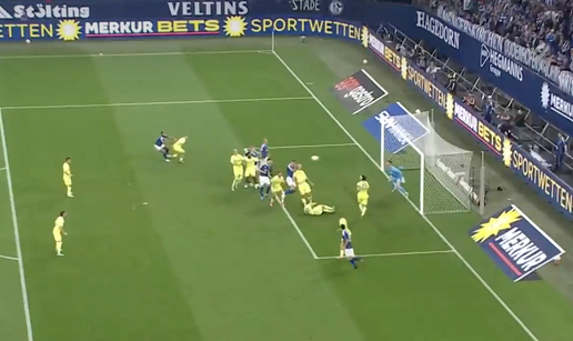 VIDEO Nikola Katić zabio u debiju za Schalke pa pocrvenio. S tribina ga gledala i Diletta...